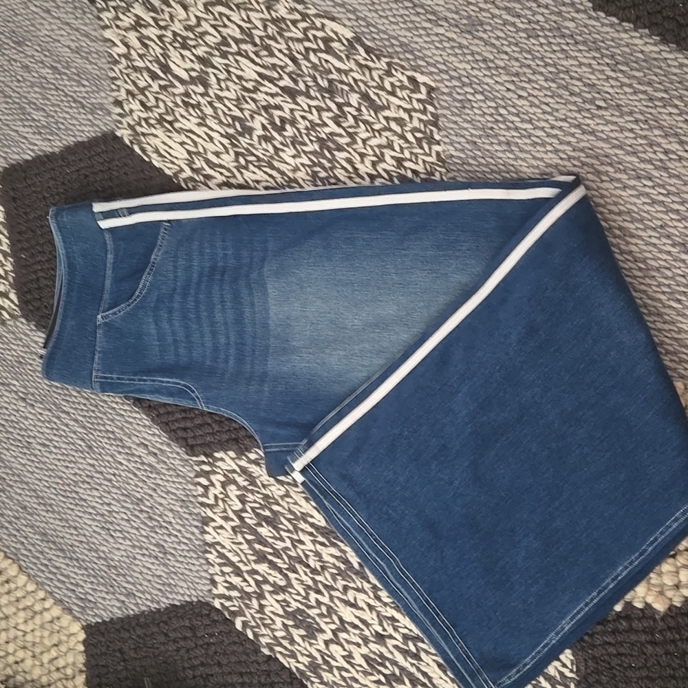 NWT HALRA WIDE LEG JEANS. SIZE XL - Picture 4 of 4